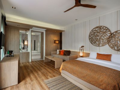 Grand Deluxe Pool