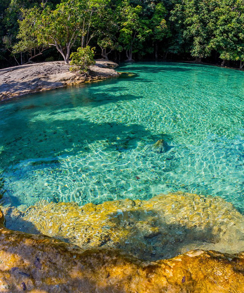 THE-EMERALD-POOL THE EMERALD POOL